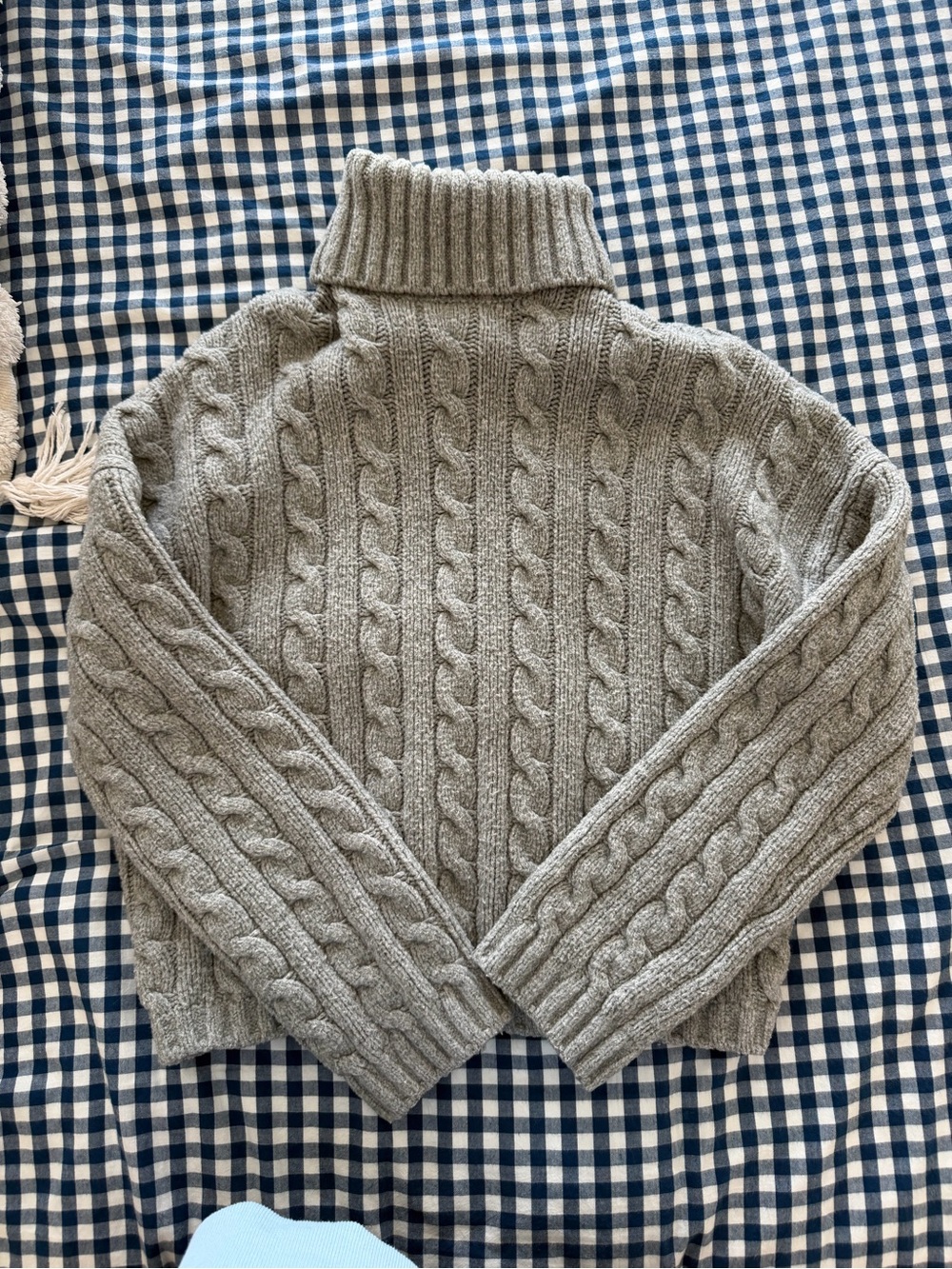 Abercrombie & Fitch Light Gray Cable Turtleneck Sweater